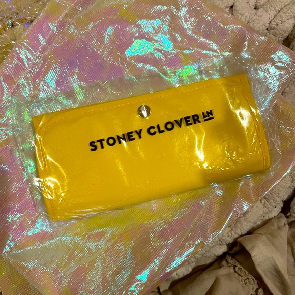 Stoney Clover Lane Wallet Lemmon NWT - Picture 2 of 2
